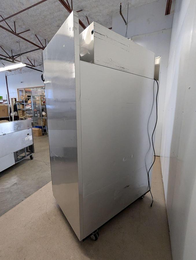 Used True TG2R-2S 51" Double Door Stainless Cooler