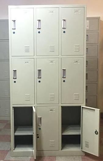 9 DOOR LOCKER