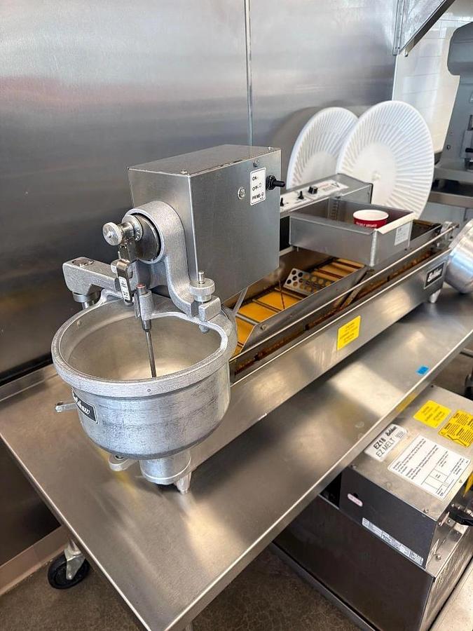 Used Belshaw Donut Robot Mark V Complete Automatic Donut Fryer System - fry and grease filtration machine