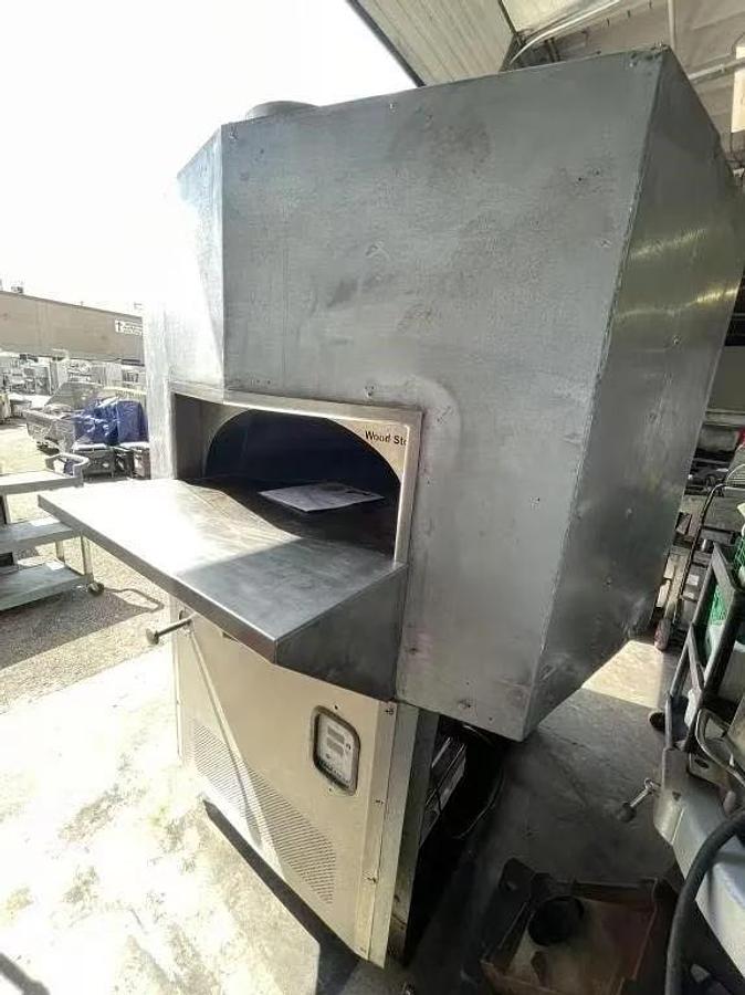 Used WOODSTONE PIZZA OVEN GAS 5FT “MT ADAMS "