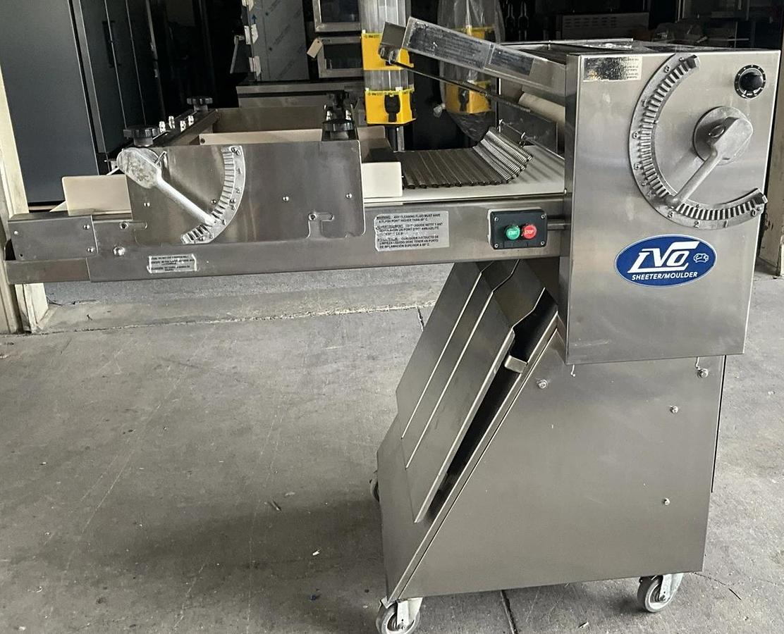 Used LVO dough sheeter roller moulder SM24 French bread bakery 6" 9" 12" 22" plate 