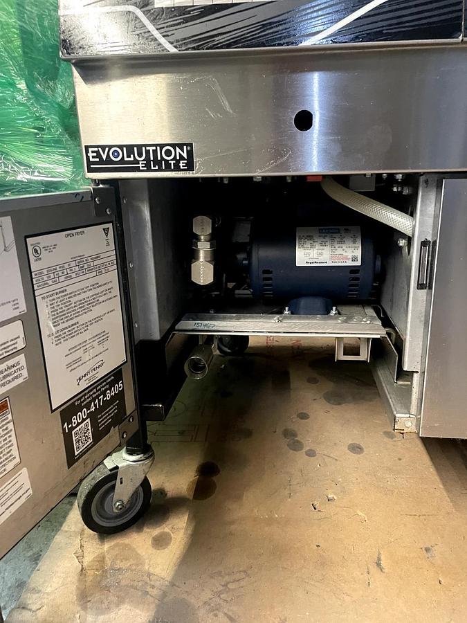 Used Henny Penny EEG242.0_NAT Evolution Elite® Open Fryer NAT GAS - near new condition