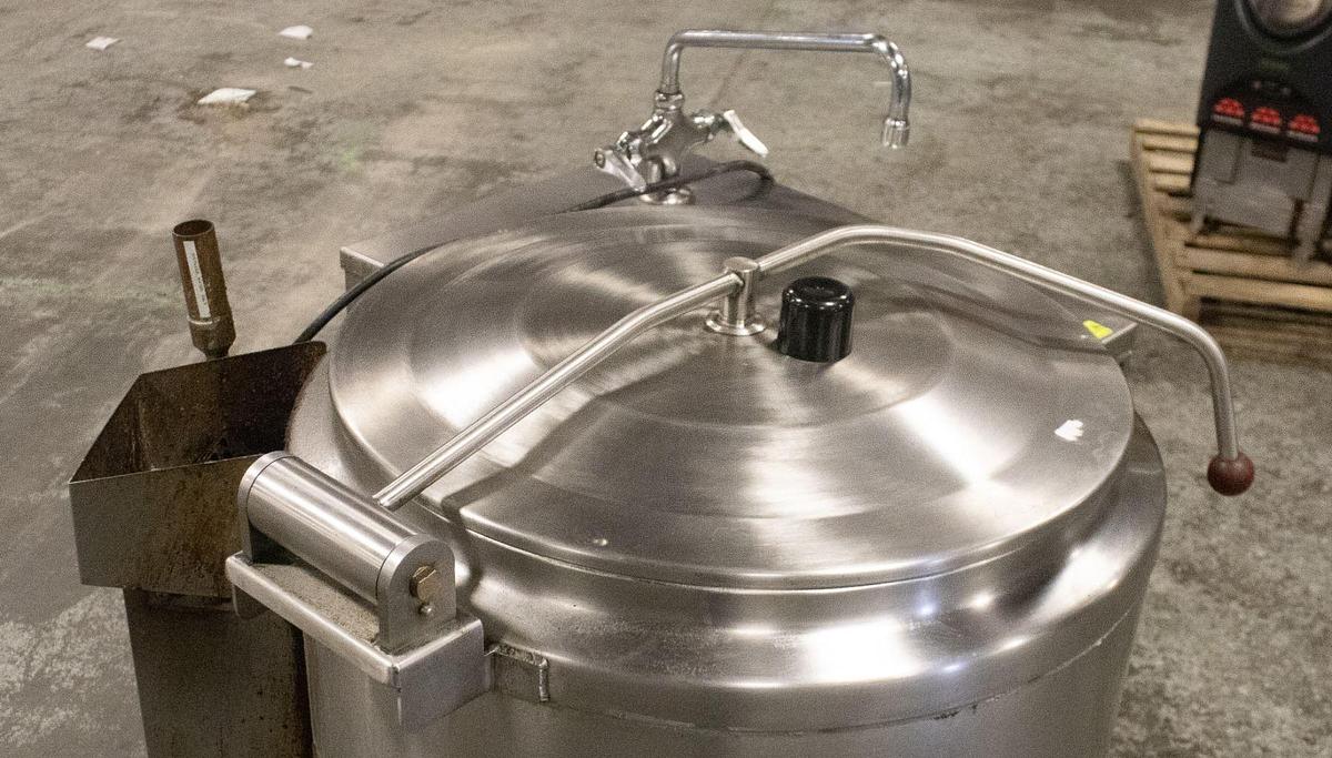 Used VULCAN 20 GALLON STEAM KETTLE - 2 AVAILABLE