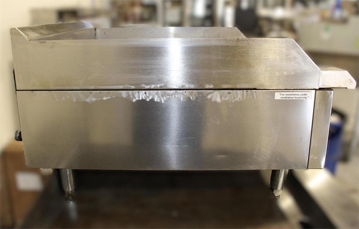 Used Avantco CAG-24-TG 24" Gas Griddle - thermostatic