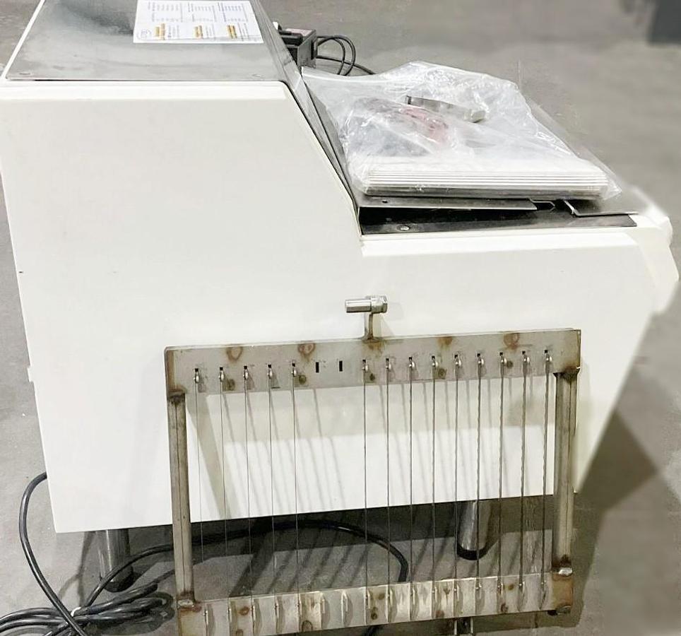 Used OLIVER FRONT LOADER BREAD SLICER MODEL 732-N