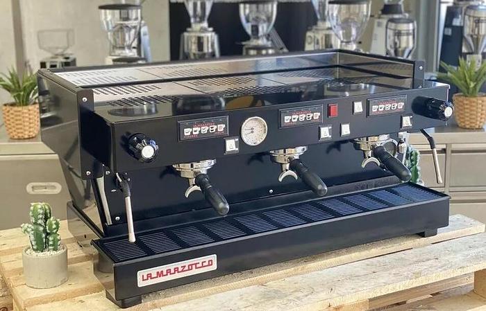 Refurbished LA MARZOCCO LINEA CLASSIC AV 3 GROUP ESPRESSO COFFEE MACHINE CAFE - SATIN BLACK