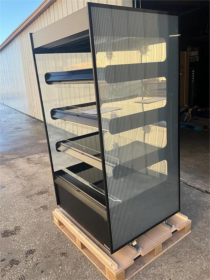 Used New Flexeserve Zone 4 heated display 1000 Square - 4 Available - BRAND NEW 