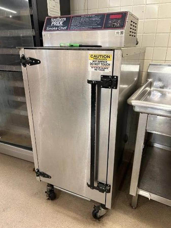Used SOUTHERN PRIDE SMOKE CHEF ELECTRIC SMOKERSOUTHERN PRIDE SMOKE CHEF ELECTRIC SMOKER