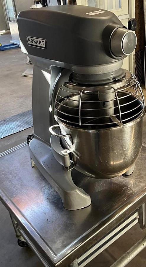 Used  Hobart 20qt Legacy with stand