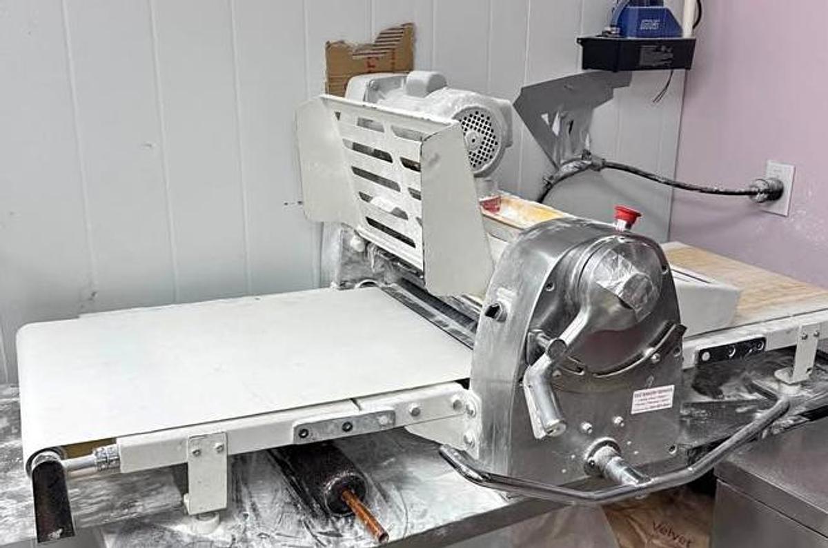 Used Jiawei Dough Sheeter - counter top model - SEE VIDEO