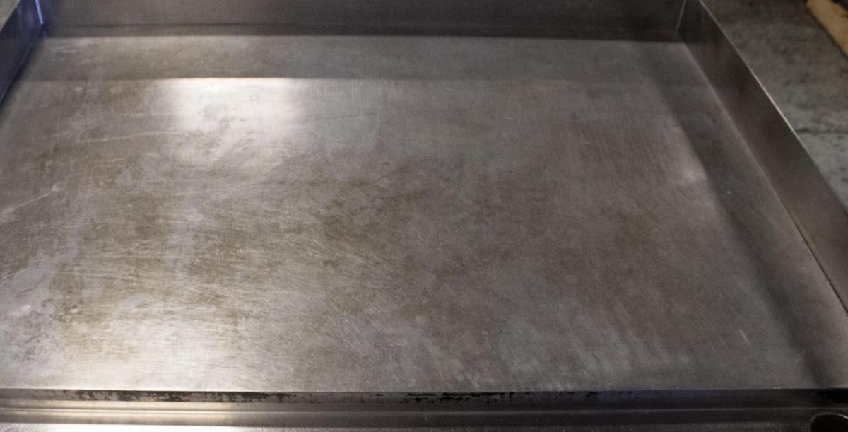 Used QUEST 36" FLAT TOP GRILL ON TOP 36" OVEN