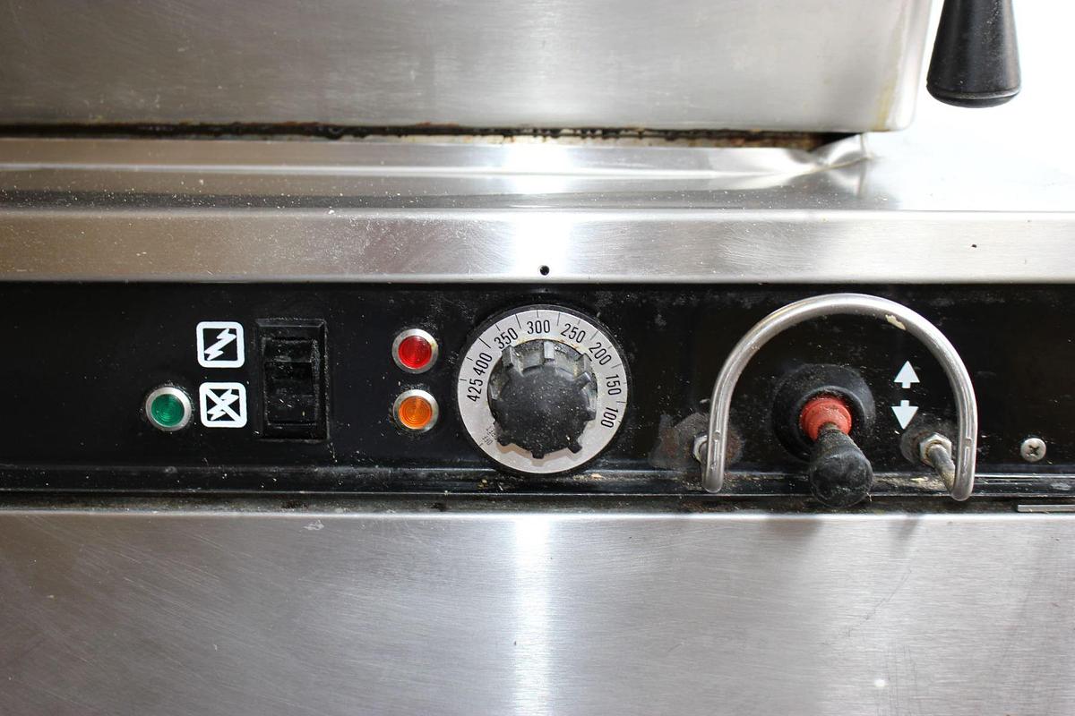 Refurbished GARLAND F30E-L ELECTRIC TILTING SKILLET, 208V 3PH