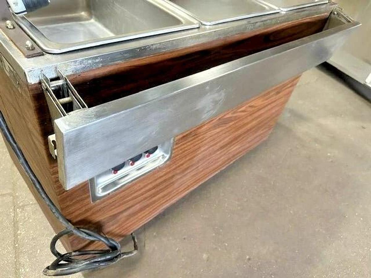 Used VOLLRATH 38935 3 WELLS HOT FOOD BUFFET TABLE WITH LIGHTED SNEEZE GUARD ON CASTER