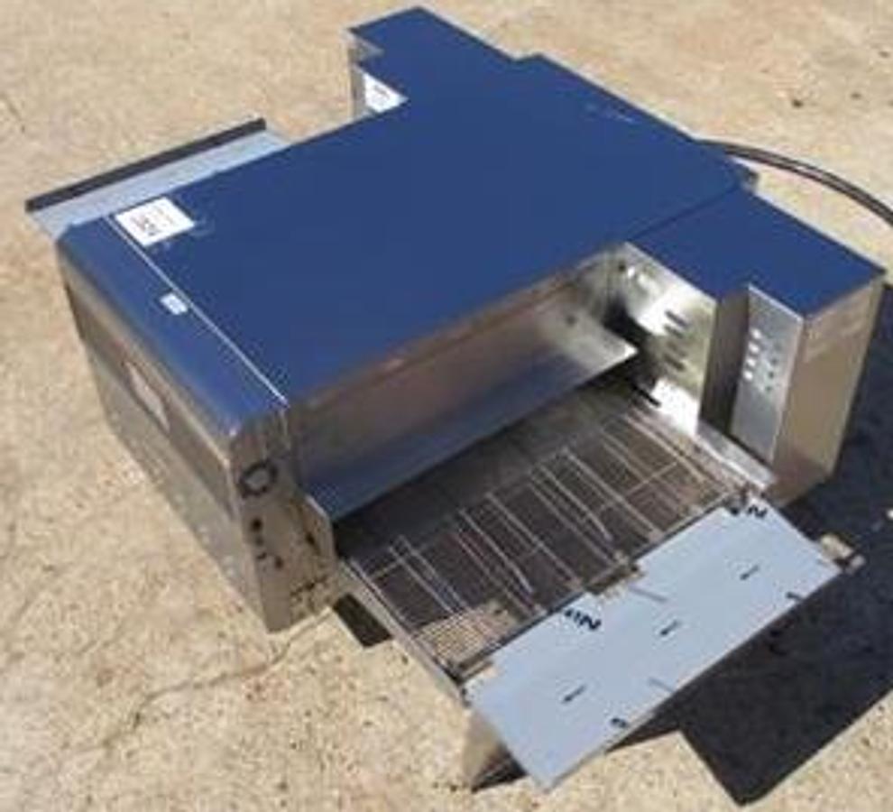 Used Ovention Converyor Oven Model C2000 - looks like new 