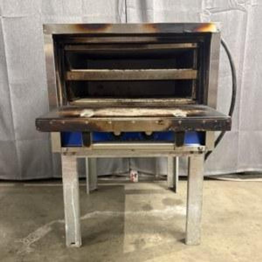 Used Bakers Pride Slice Oven P18S - 2 AVAILABLE