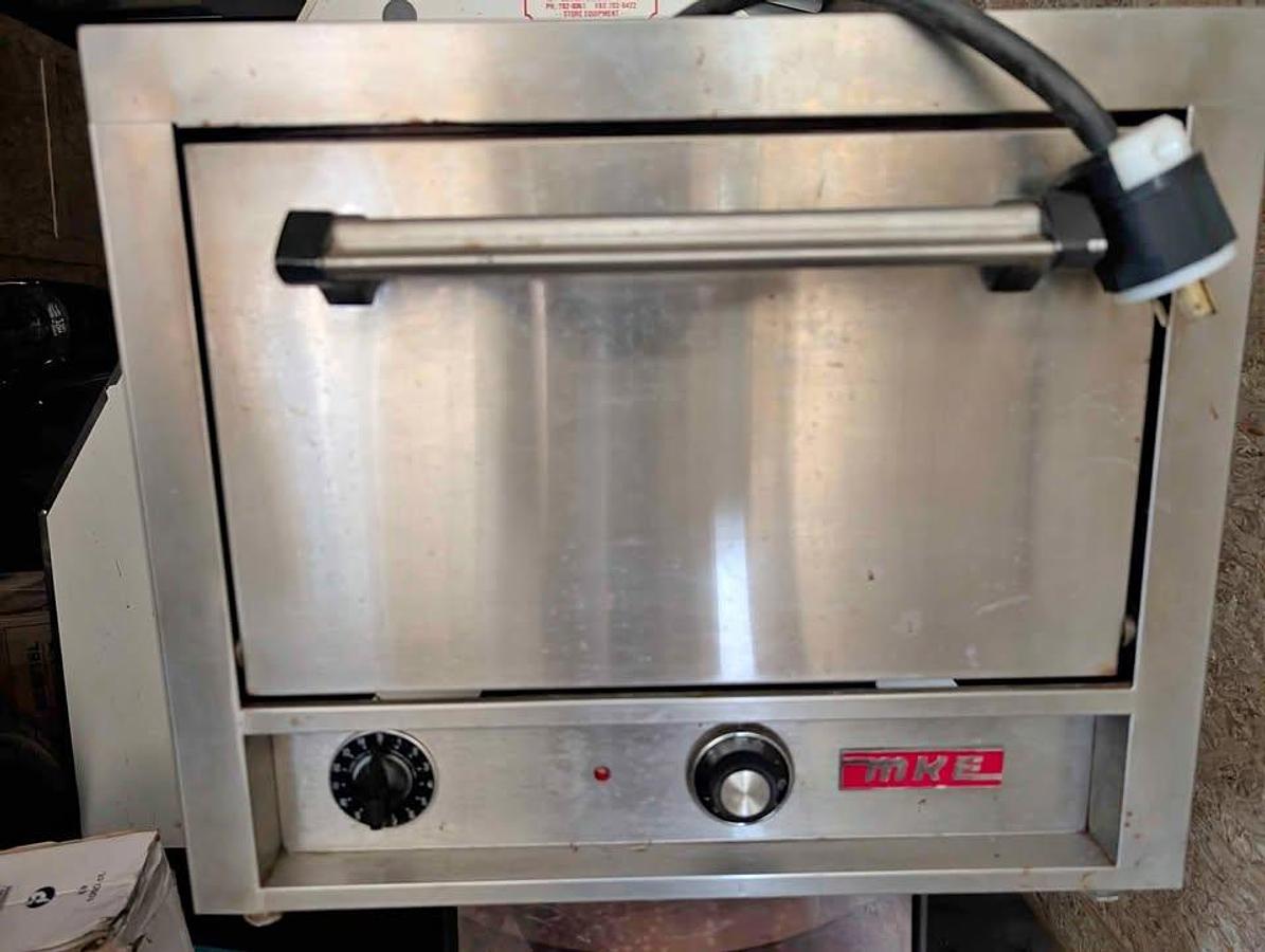 Used MKE Electric two deck pizza oven electric