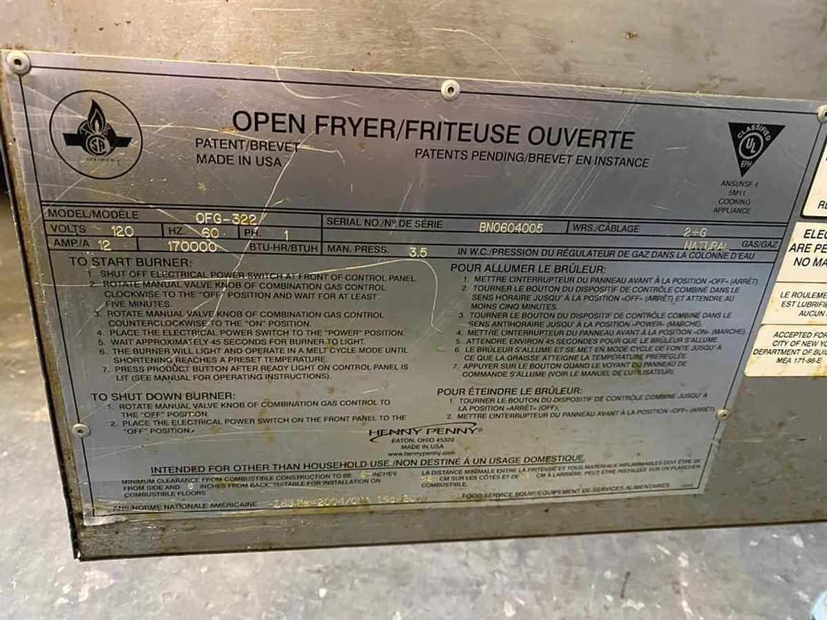 Used Henny Penny OFG-322 Natural Gas Double Deep Fryer