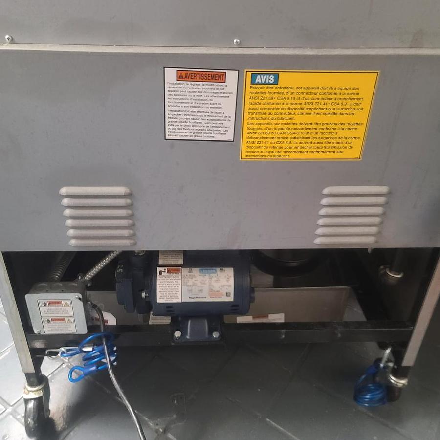 Used HENNY PENNY OFG 322-2 Well Gas Open Fryer - 6 MONTHS OLD