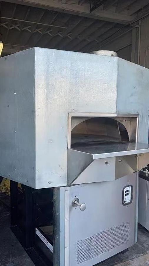 Used WOODSTONE PIZZA OVEN GAS 5FT “MT ADAMS "