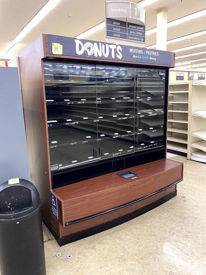 Used DONUT GLASS DOOR DISPLAY CASE