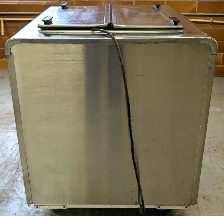 Used Kelvinator Ice Cream Deep Freezer Cabinet, 2 Door, 4 Hole, Double Row
