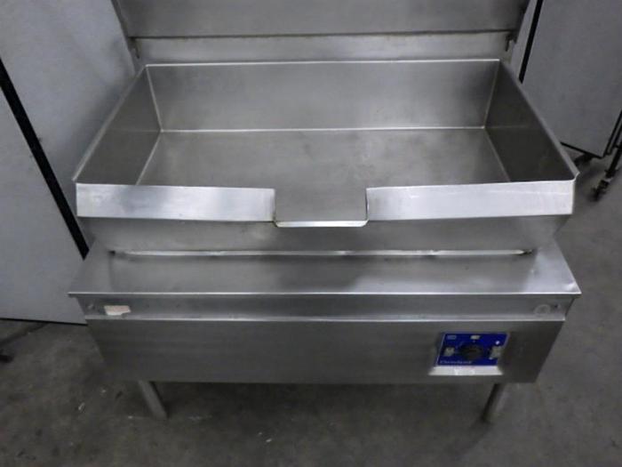Refurbished CLEVELAND S/S GAS TILTING SKILLET SGL-40R