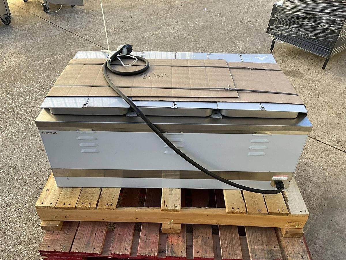 Used 2023 Crown Verity 3 pan steam Hot dog Steam table CV3WHS 240Volts 1 Phase - BRAND NEW CLEARANCE ITEM