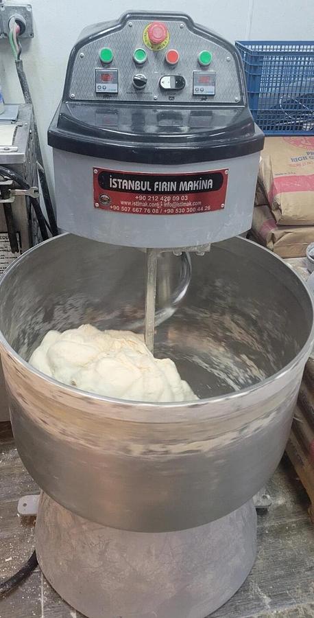 Used ISTANBUL - 140 qt mixer - see video