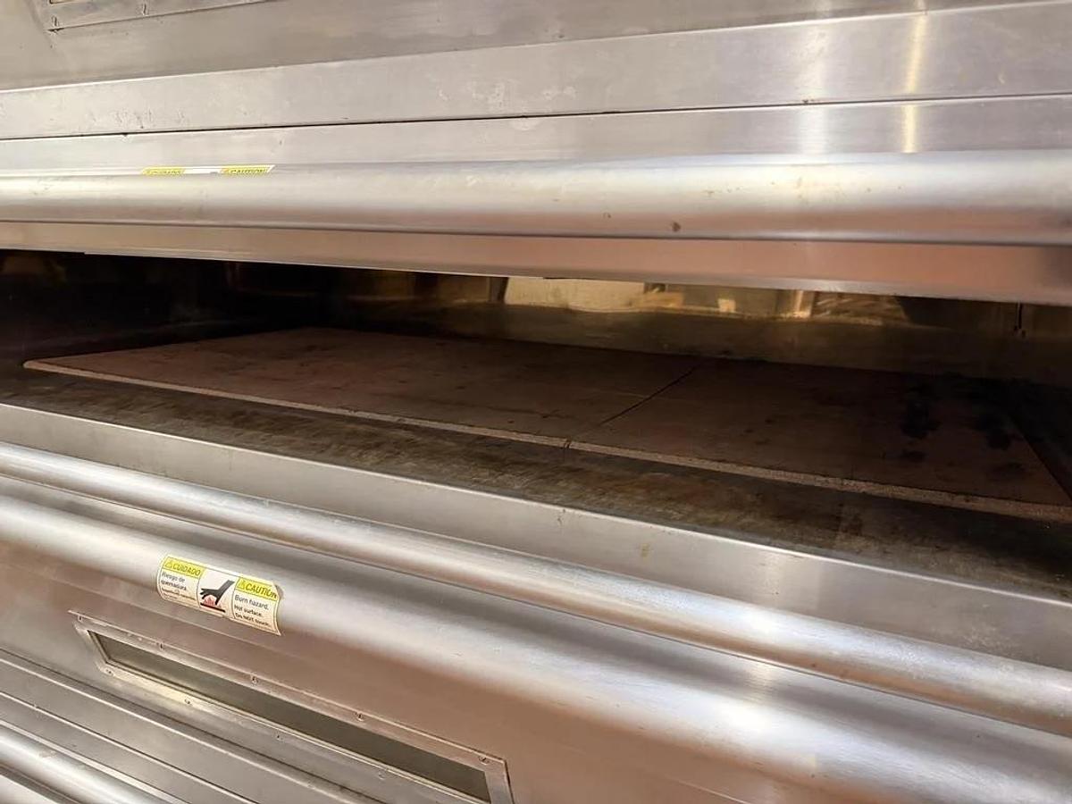 Used AMERICAN BAKING SYSTEMS 4 DECK BREAD OVEN - LIKE NEW 