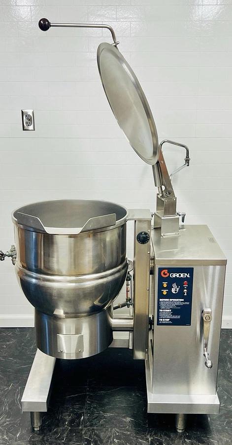 Used Groen DH/20 20 Gallon Steam Jacketed Tilting Kettle - Tilt - Natural Gas