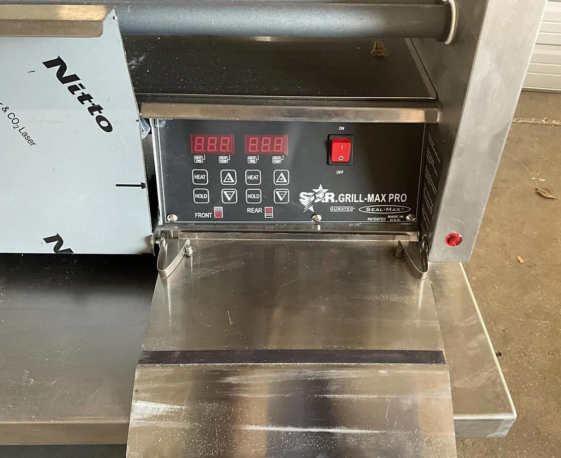 Used APW Wyott 8A-50SCBDE Hot dog Grill roller Built-in bun Storage Sneeze Guard - BRAND NEW CLEARANCE ITEM