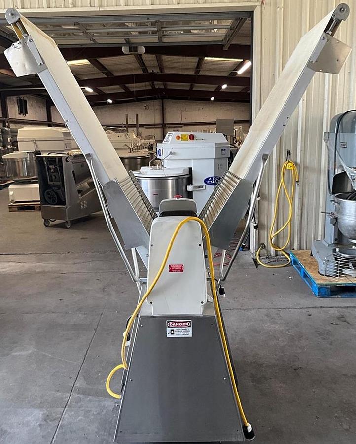 Used Rondo SFS611 butterfly laminator sheeter