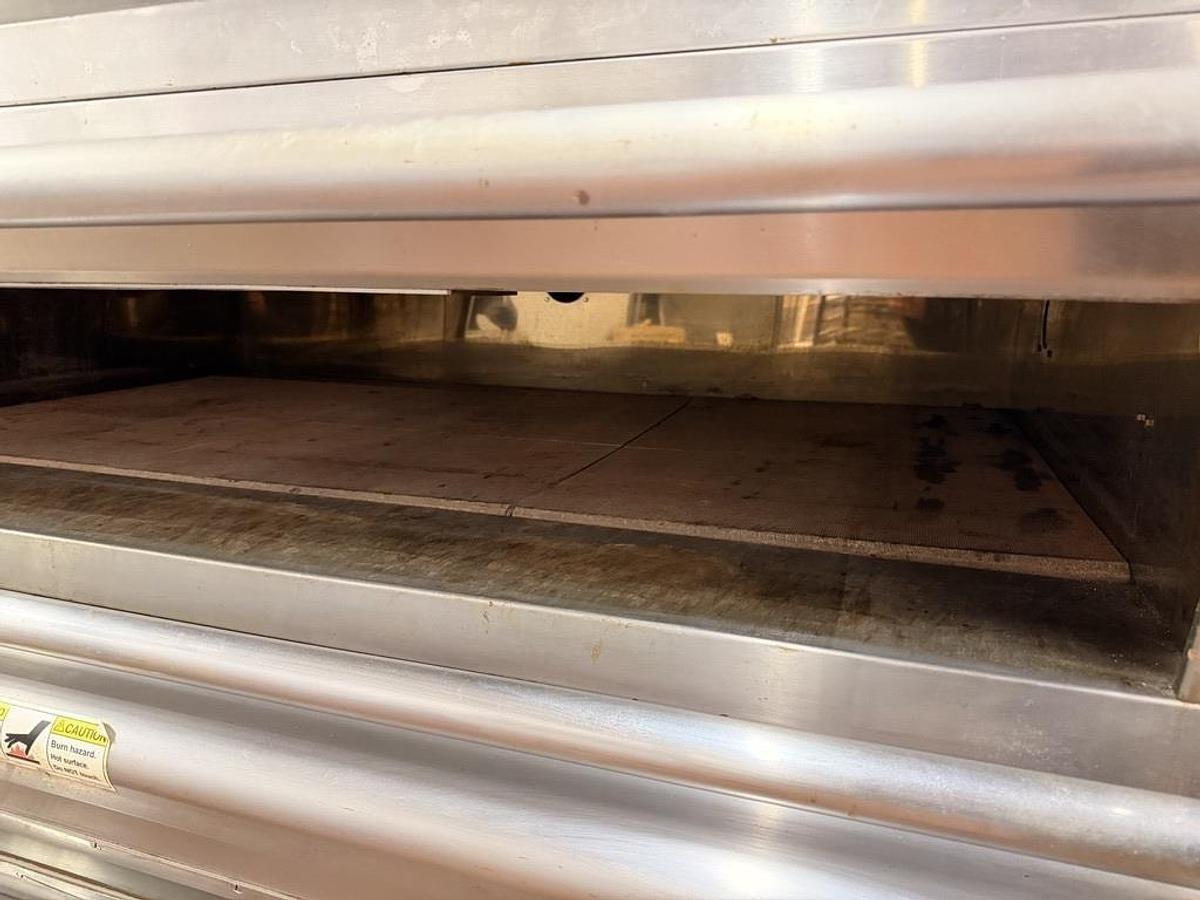 Used AMERICAN BAKING SYSTEMS 4 DECK BREAD OVEN - LIKE NEW 