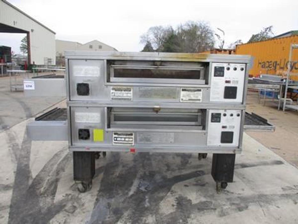 Used MIDDLEBY MARSHALL GAS CONVEYOR PIZZA OVEN