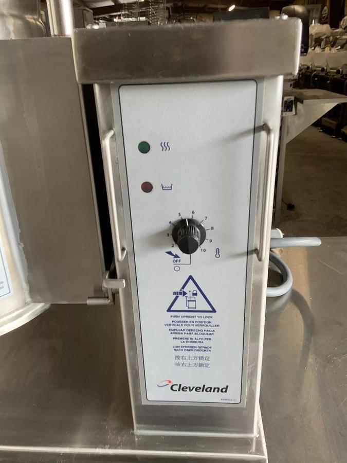 Used Cleveland KET-3-T 3 Gal Steam Soup Fudge Tilt Kettle 2/3 Jacketed 200volts 1ph