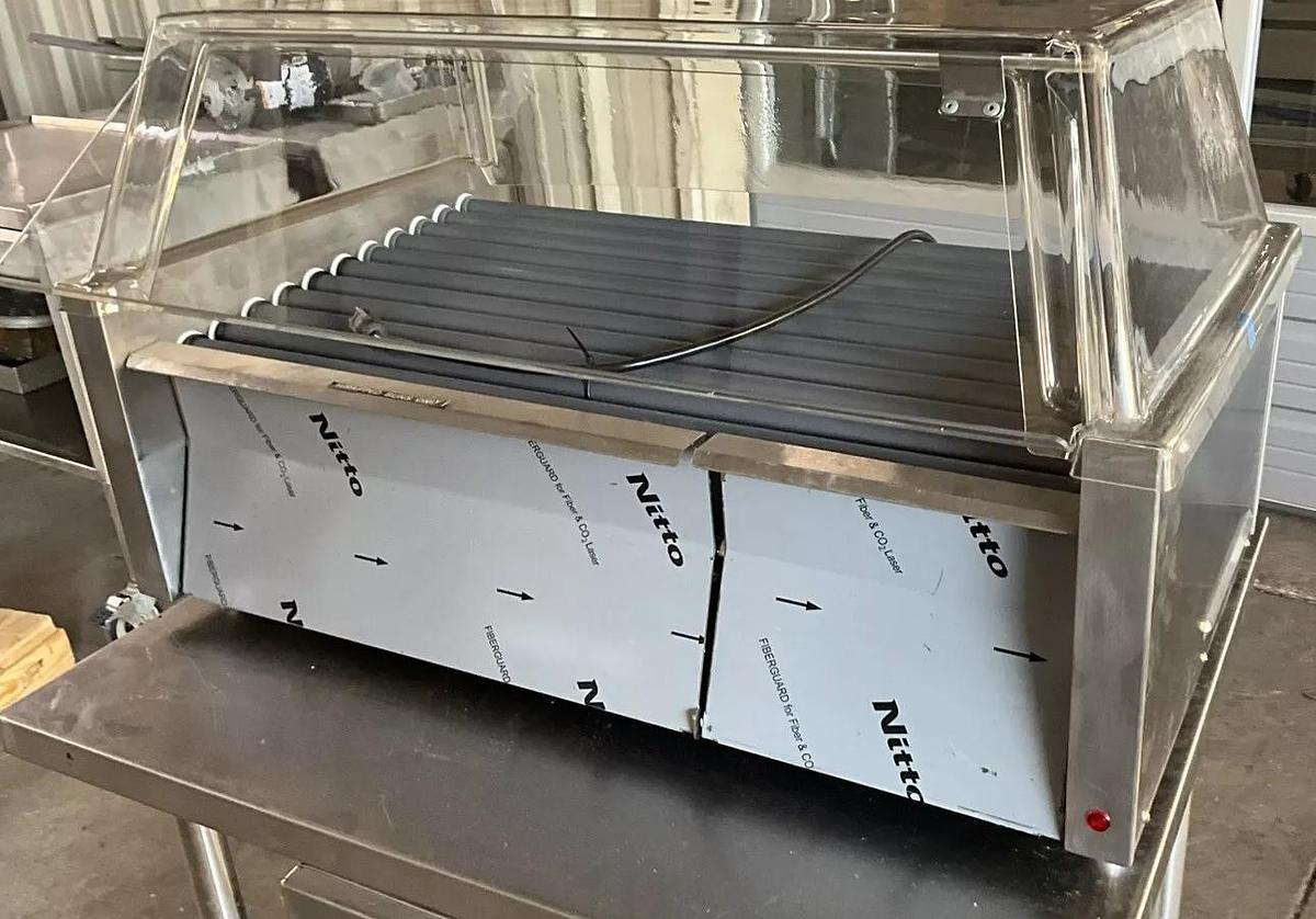 Used APW Wyott 8A-50SCBDE Hot dog Grill roller Built-in bun Storage Sneeze Guard - BRAND NEW CLEARANCE ITEM