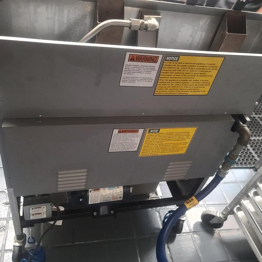 Used HENNY PENNY OFG 322-2 Well Gas Open Fryer - 6 MONTHS OLD