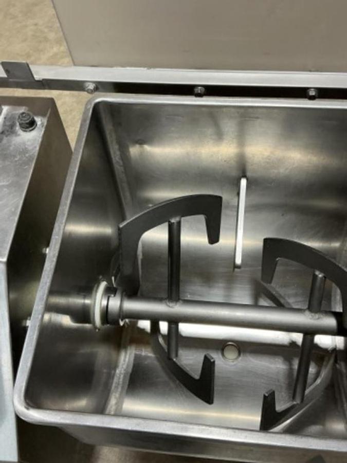 Used Clean Working Industrial Hollymatic HM-100 Mixer