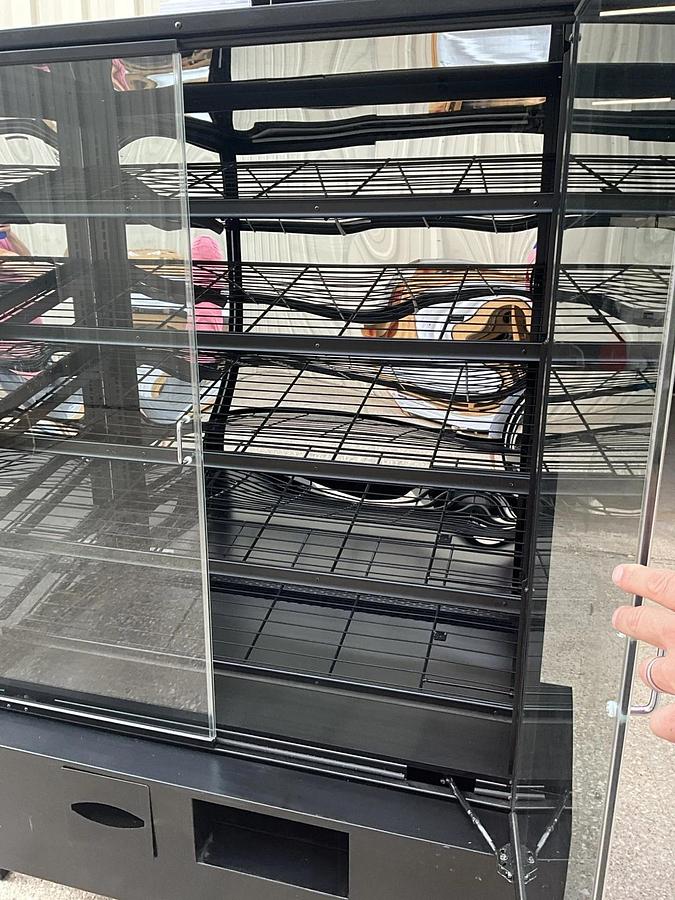 Used 24 Marco BAK-1137 Self Service Dry Bakery Display Case Vented Light Donut Bread