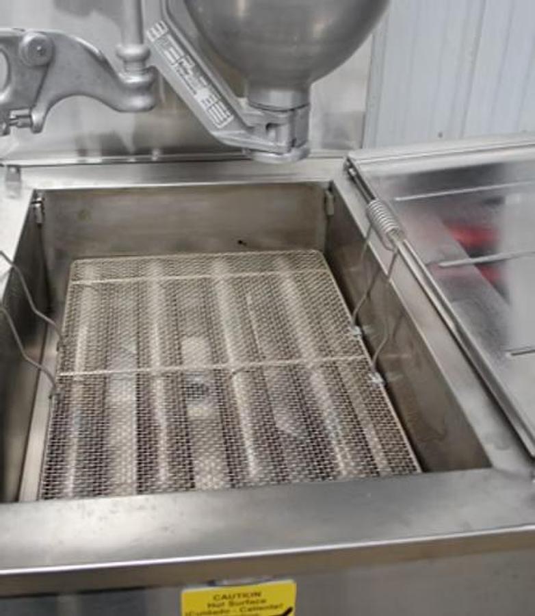 Used Belshaw 718LCG-NG Natural Gas Open Kettle Donut Fryer w B Dropper