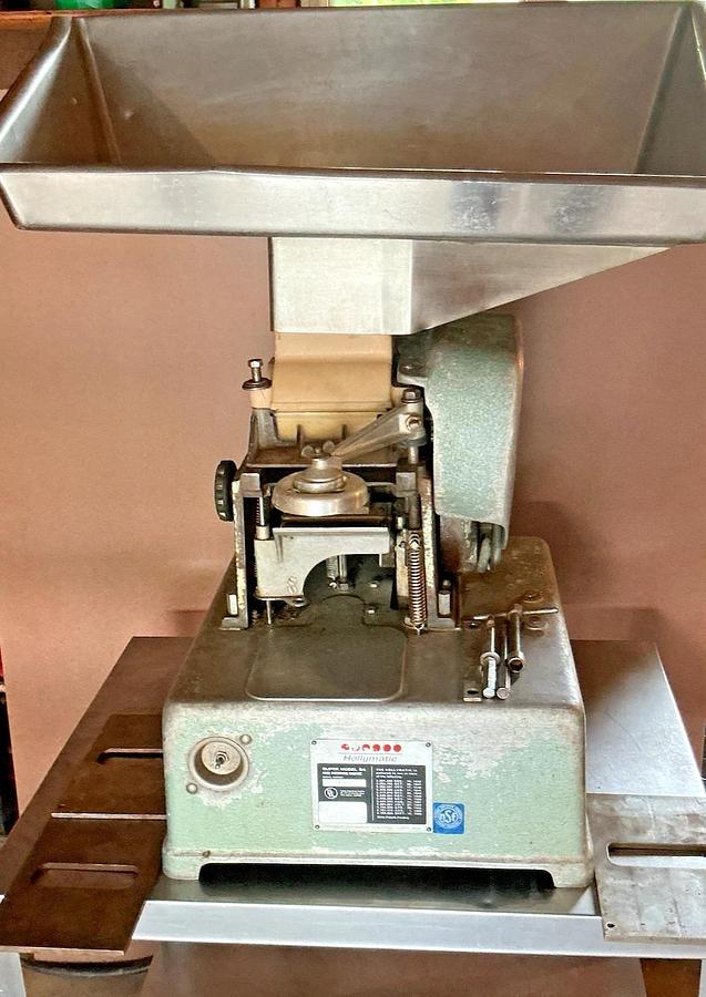 Used PATTY-O-MATIC 230A COMMERCIAL HEAVY DUTY AUTOMATIC PATTY FORMING MACHINE