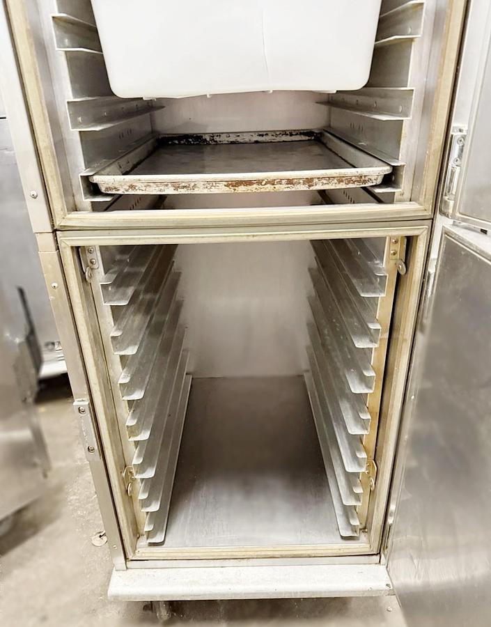 Used HENNY PENNY HC-900 HEATED HOLDING FOOD WARMER TRANSPORT CABINET - with moisterizer
