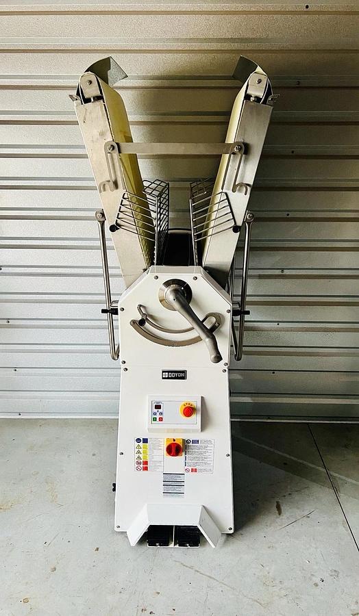 Used Doyon LMA620 Reversible Dough Sheeter - Floor Model