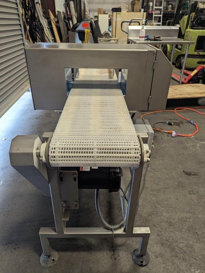 Used  Loma IQ2 Metal Detector