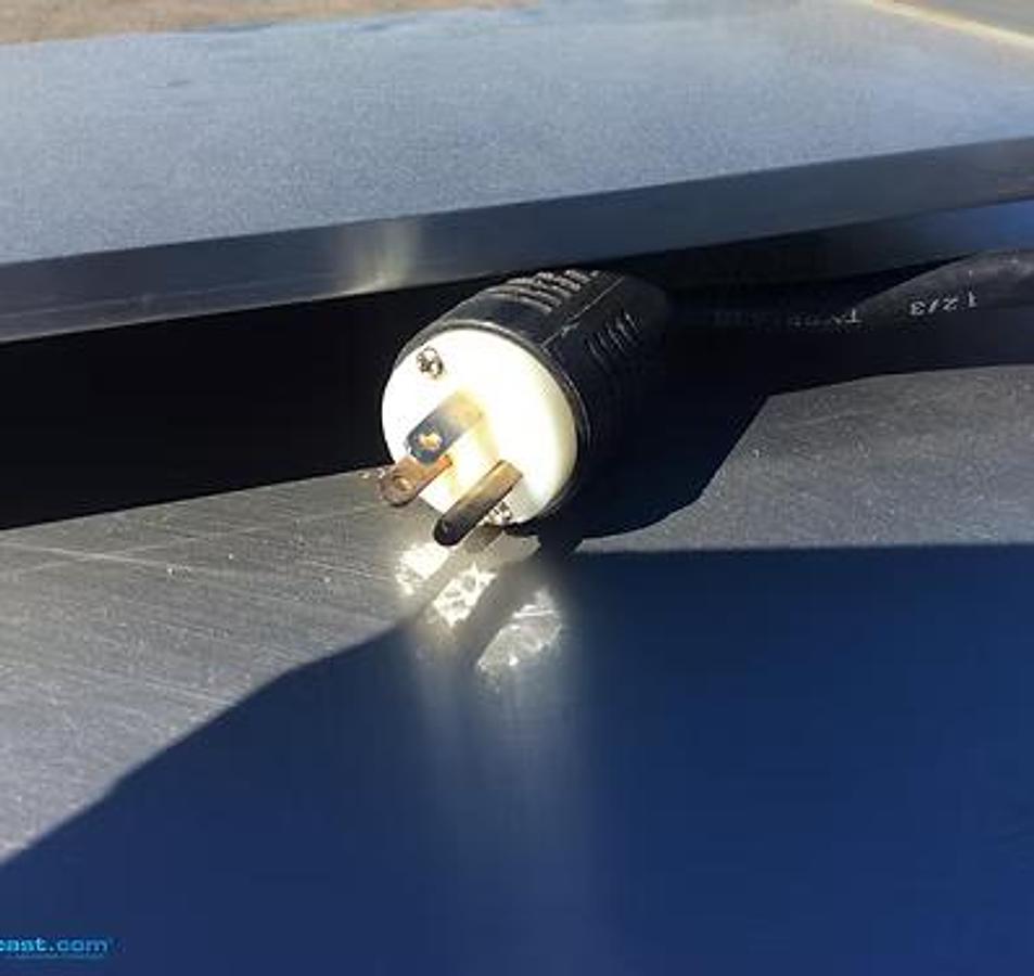 Refurbished Track Air Fryer - no vent needed