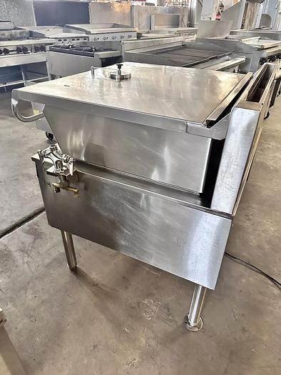 Refurbished Cleveland 30 Gallon Tilt Skillet Braising Pan