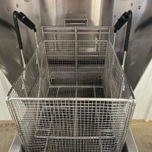 Refurbished Wells Ventless 55 LB Fryer from School Auto Lift 1/3 Phase WVAE-55FC