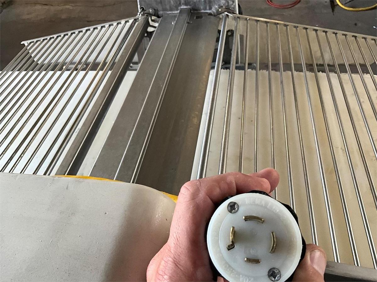 Used Rondo SFS611 butterfly laminator sheeter
