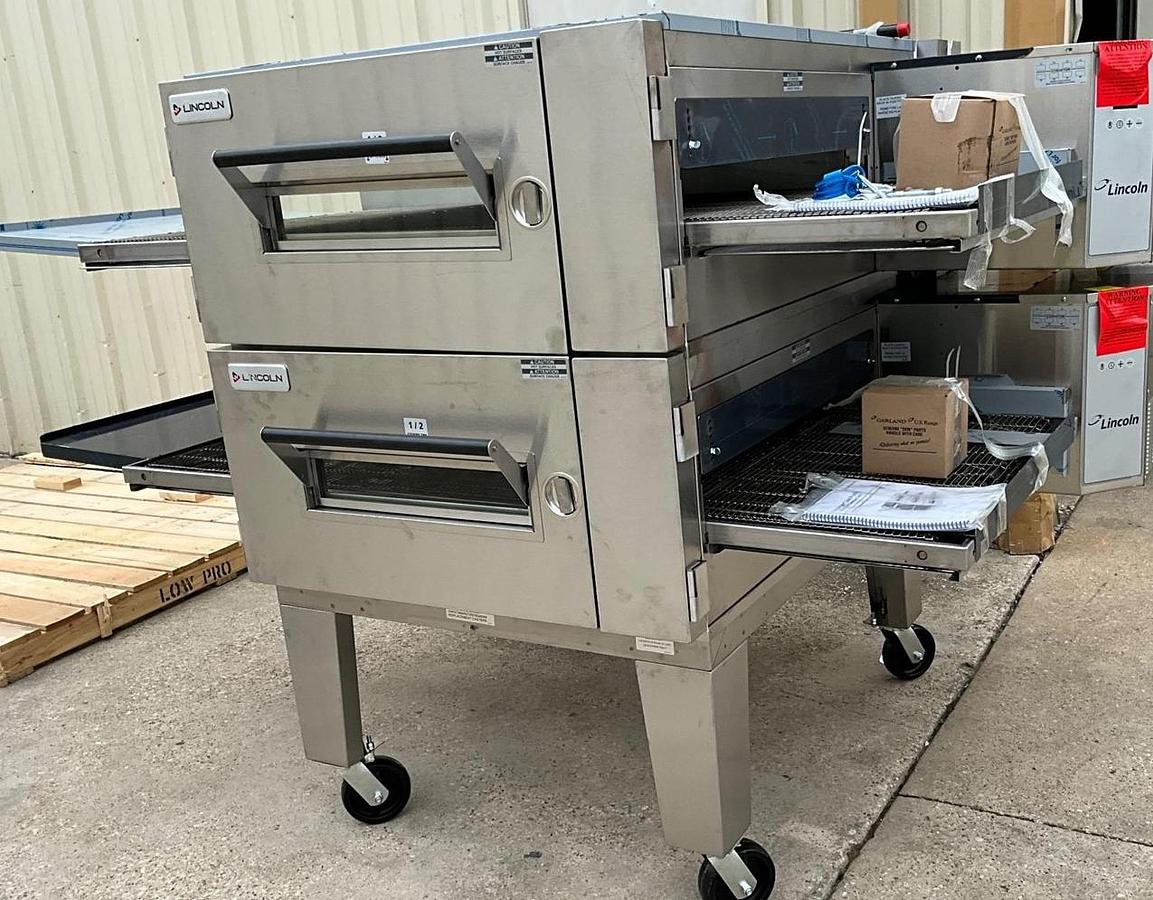 Used 2 stack Lincoln Impinger gas 1600 conveyor oven - NEAR NEW CONDITION