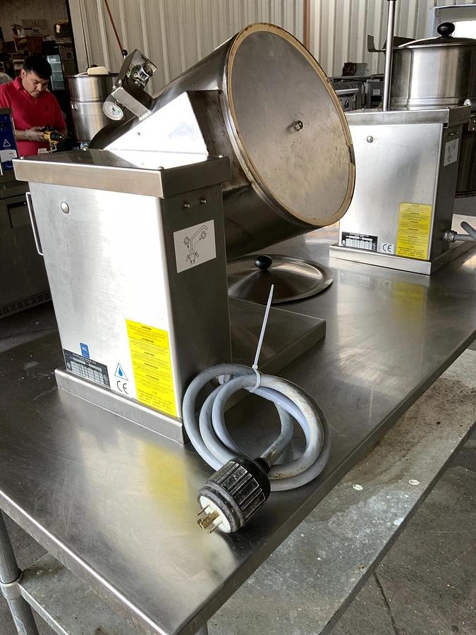 Used Cleveland KET-6-T 6 Gal Steam Soup Fudge Tilt Kettle 2/3 Jacketed 208volts 3ph